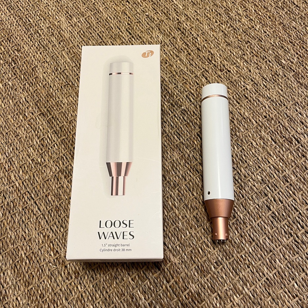 T3 Loose Waves 1.5" Barrel in White and Rose Gold